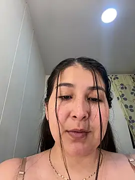 evelyn_1702 stripchat live cam model