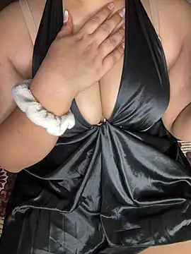 urs_sexy_sara stripchat live cam model