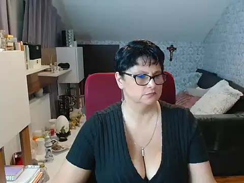CallmeHellen4you stripchat live cam model