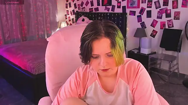 Biooohazard stripchat live cam model