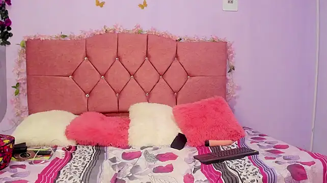DeisyFox stripchat live cam model
