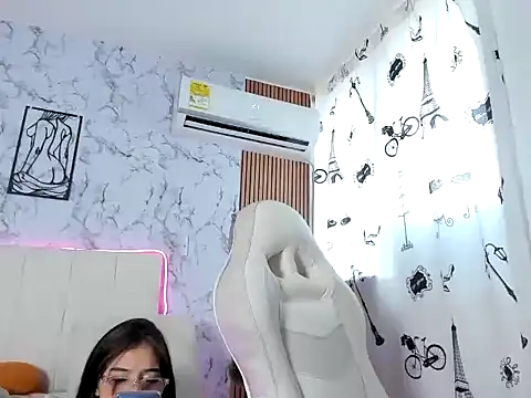 Dulcestacy2 stripchat live cam model