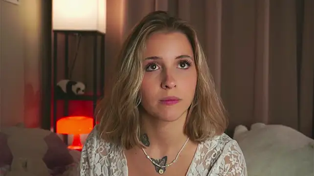 LoveSeekins stripchat live cam model