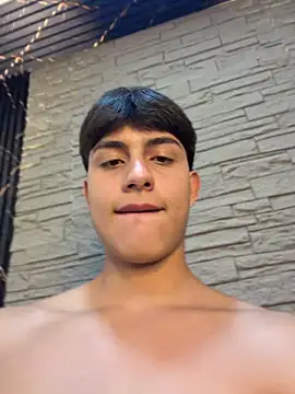 Lander_Cruz stripchat live cam model