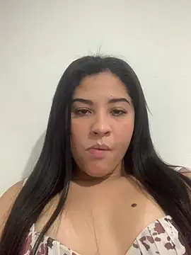 _byerii stripchat live cam model