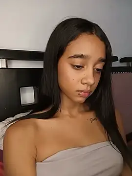 Zoe_Sweett18 stripchat live cam model