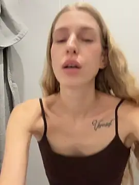 kira_mia stripchat live cam model