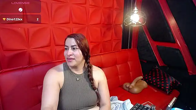 Clhoe-blake stripchat live cam model