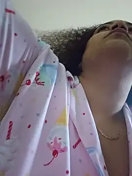 honeeyyy_pot stripchat live cam model