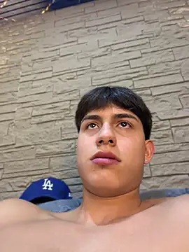 Lander_Cruz stripchat live cam model