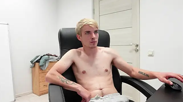 Logan_Falk stripchat live cam model