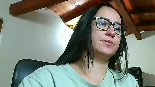Nathalieprez4 stripchat live cam model
