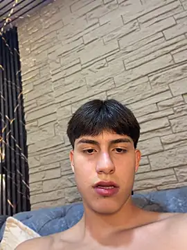 Lander_Cruz stripchat live cam model