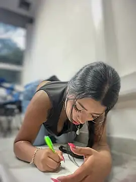 Katta_ossa stripchat live cam model