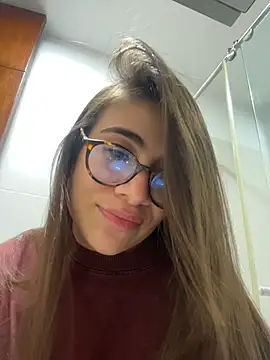 MariaIsabella8 stripchat live cam model