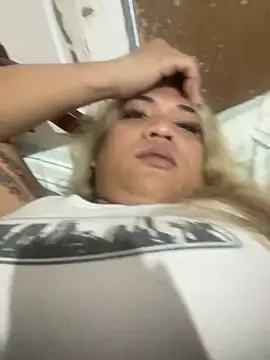 Saffarah stripchat live cam model