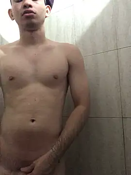 Sexy-white05 stripchat live cam model