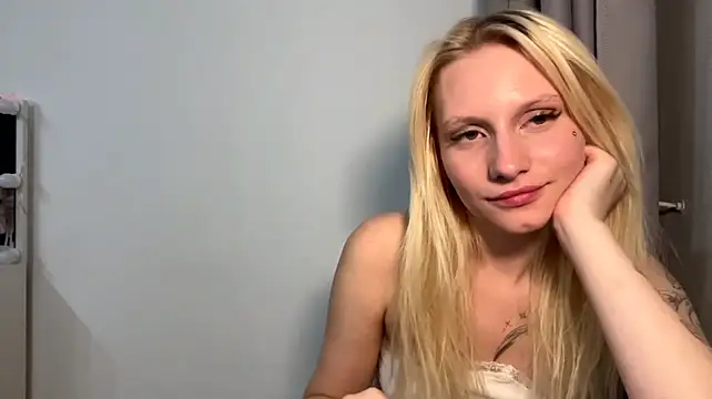 DunkedEssay stripchat live cam model