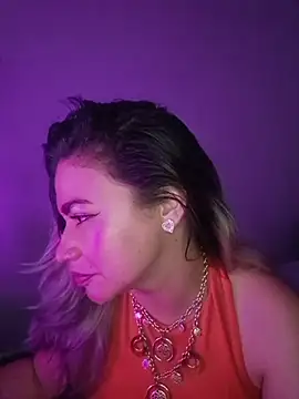 Shanon520 stripchat live cam model