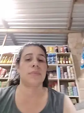 MIA-LARIOS stripchat live cam model