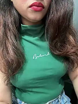 Yours_riya11 stripchat live cam model