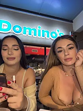 IsabellaEtthan stripchat live cam model