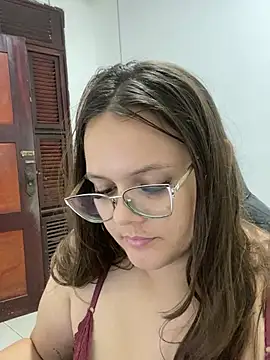 Laryssinha_69 stripchat live cam model