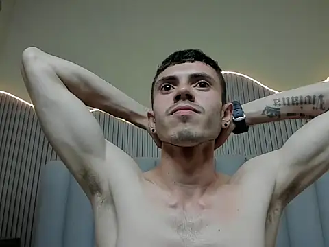Laura_y_camilo stripchat live cam model
