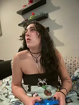 ThicBunz stripchat live cam model