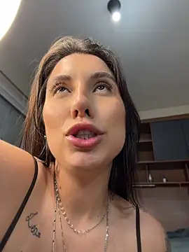 Carolini09 stripchat live cam model