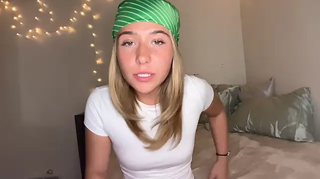 addisonn3 stripchat live cam model
