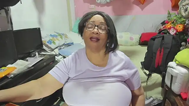 Mrs_mommy_ stripchat live cam model