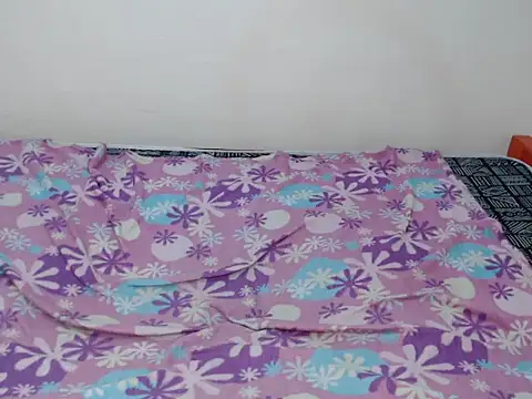 belinda_waridi stripchat live cam model