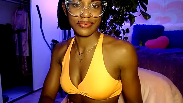 CocoSage stripchat live cam model