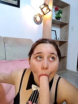 chloe_latin__ stripchat live cam model