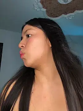EmmaRossem stripchat live cam model