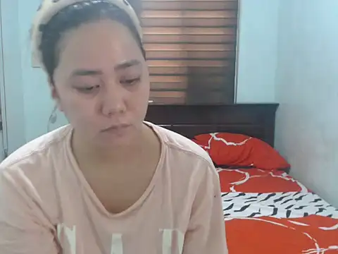 Hello_Kiffy69 stripchat live cam model