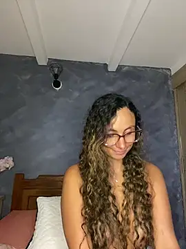 MafeeRoss stripchat live cam model
