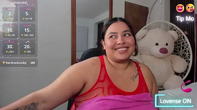 tatikanyx stripchat live cam model