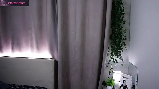 HermaFrain stripchat live cam model