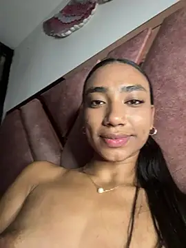 Mia-Lorette stripchat live cam model