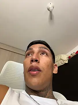 sendfer stripchat live cam model