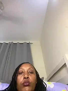 FREAKYBBW_001 stripchat live cam model