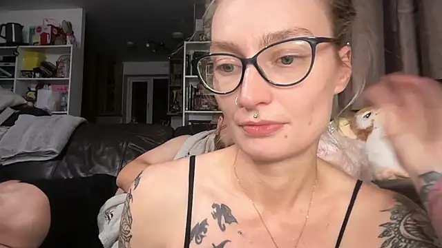 harleyblair stripchat live cam model