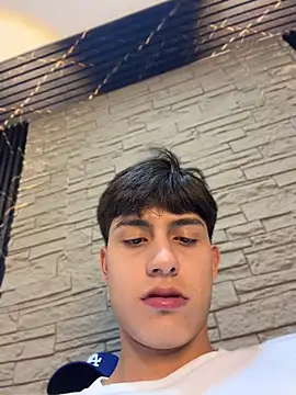 Lander_Cruz stripchat live cam model