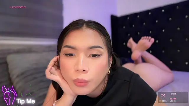 NaughtyJedGirl stripchat live cam model