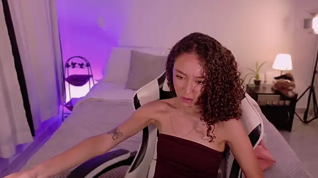 ChloeMoreti stripchat live cam model