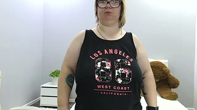 BonnnyBoobsy stripchat live cam model