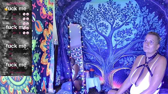 KingaCookies stripchat live cam model