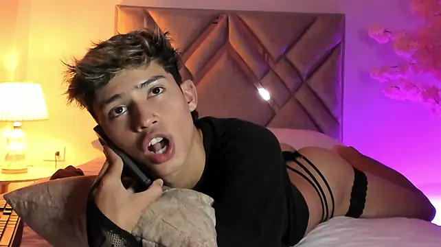 Baby_noahtt stripchat live cam model
